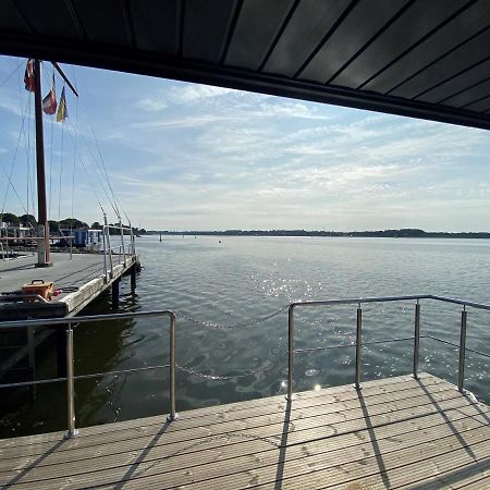 Hausboot Fjord Nordstern Mit Dachterrasse In Schleswig Hotel Kültér fotó